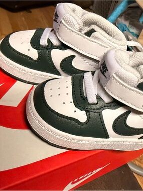 Nike Kids White and Dark Green High-Top Sneakers with Strap